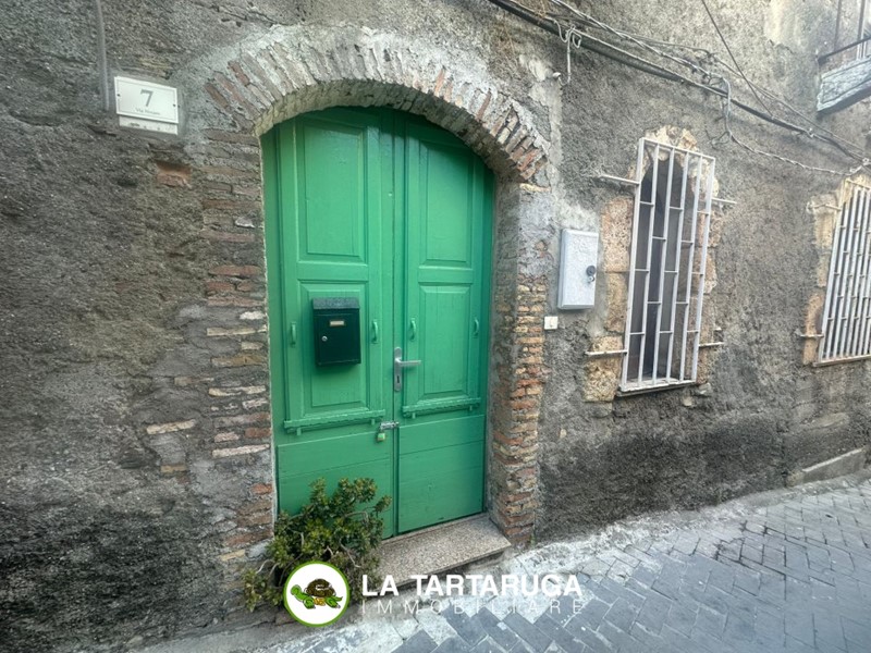 Casa Indipendente in Vendita a Pagliara, 49'000€, 177 m²