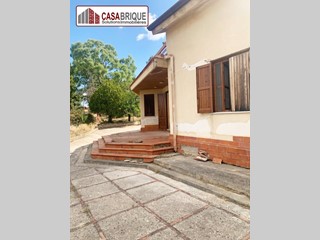 Villa in Vendita a Ventimiglia di Sicilia, 49'000€, 215 m²