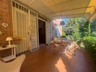 Appartamento in Vendita a Camaiore, zona Lido di Camaiore, 590'000&euro;, 150 m², arredato, con Box