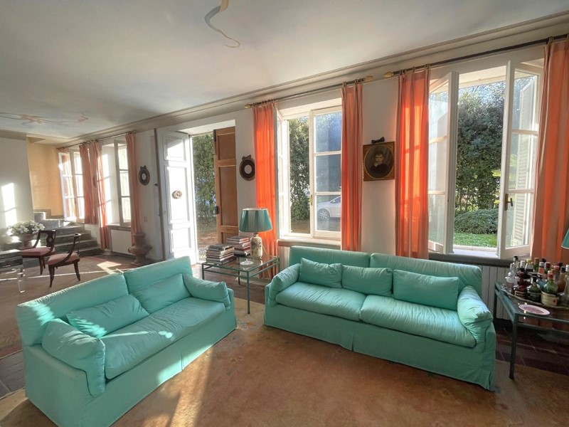 Villa in Vendita a Capannori, zona Marlia, 1'350'000€, 440 m², con Box