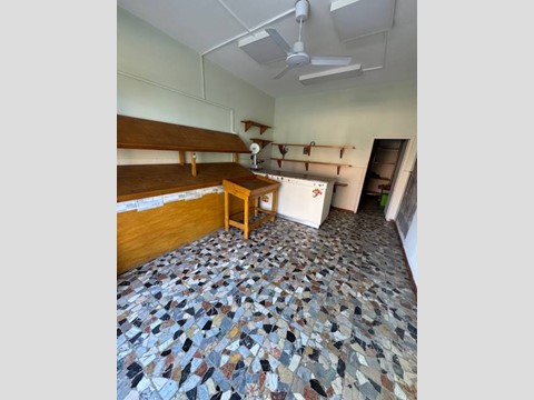 Attività commerciale in Affitto a Pisa, 600€, 45 m²