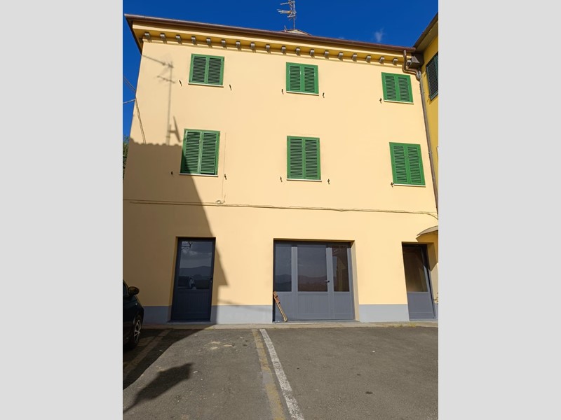 Casa Indipendente in Vendita a Crespina Lorenzana, zona Lorenzana, 170'000€, 145 m²