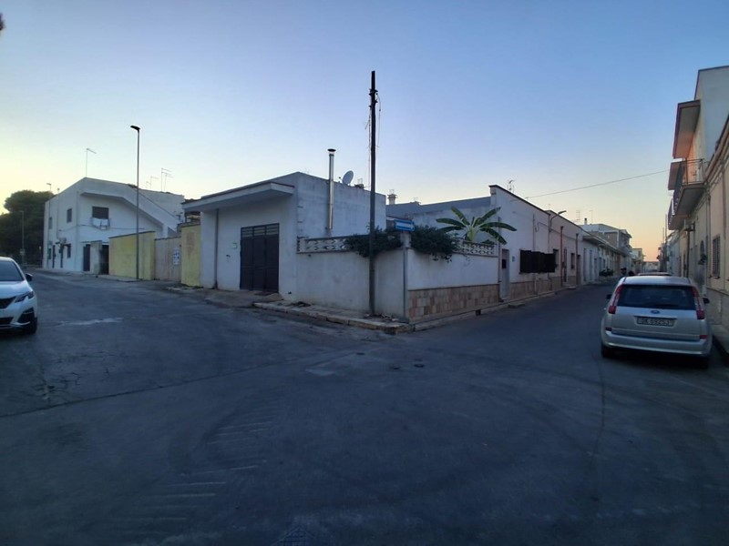 Casa Indipendente in Vendita a Maruggio, 167'000€, 162 m², con Box