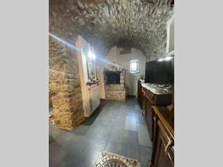 Casa Semi Indipendente in Vendita a Arcola, zona Trebiano, 350'000€, 165 m², arredato