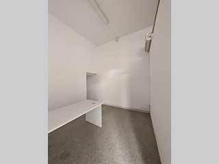 Immobile commerciale in Affitto a Carrara, zona Avenza, 400€, 32 m²