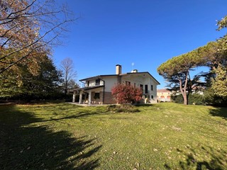 Villa in Vendita a Annone Veneto, 490'000€, 526 m²