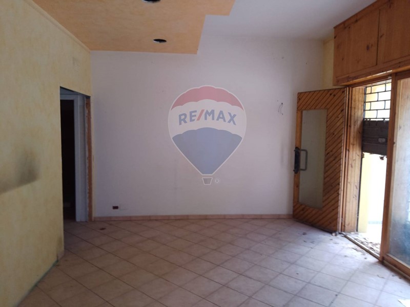 Negozio in Vendita a Arcevia, 62'000€, 74 m²