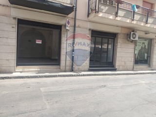 Immobile commerciale in Affitto a Belpasso, 450€, 59 m²