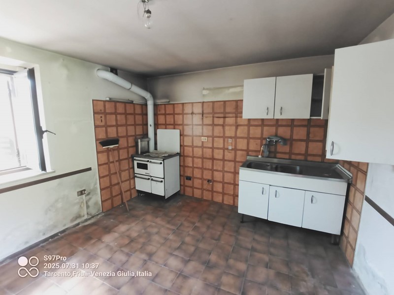 Rustico in Vendita a Tarcento, 20'000€, 150 m²