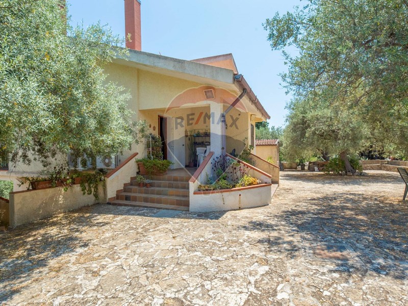 Villa in Vendita a Siracusa, 390'000&euro;, 150 m²