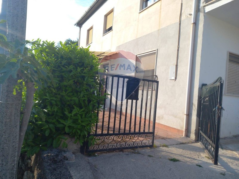 Casa Semi Indipendente in Vendita a Pontecorvo, 48'000€, 100 m²