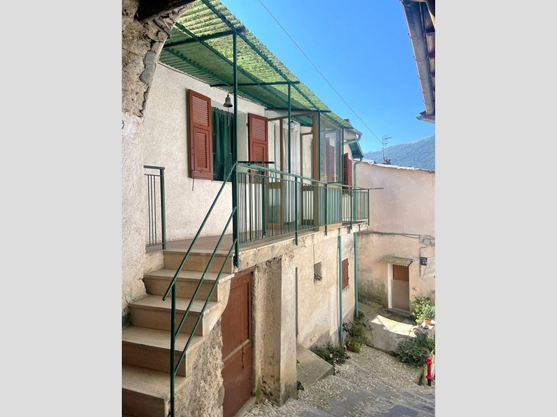 Rustico in Vendita a Cosio d'Arroscia, 39'000€, 80 m²