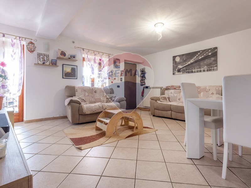 Trilocale in Vendita a Cugliate Fabiasco, 125'000€, 103 m²