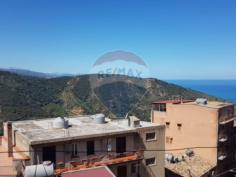 Casa Semi Indipendente in Vendita a Caronia, 18'000€, 90 m²
