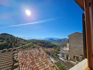 Casa Indipendente in Vendita a Castel del Monte, 78'000&euro;, 180 m²