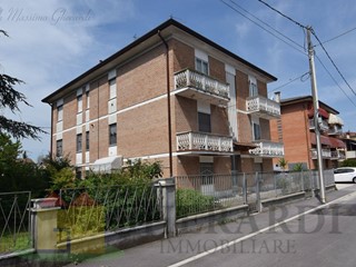Quadrilocale in Vendita a Ferrara, 75'000€, 90 m²