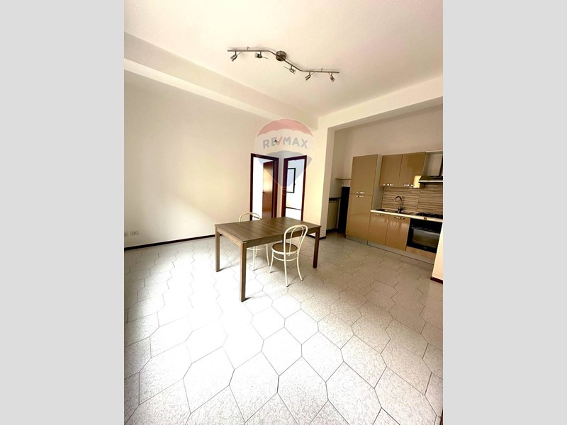Trilocale in Vendita a Galliate, 110'000€, 77 m²