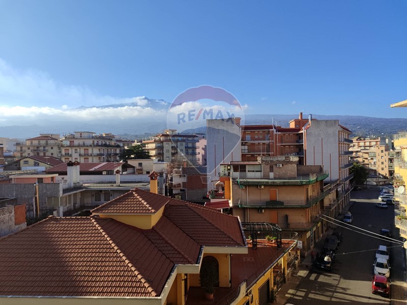 Quadrilocale in Vendita a Giarre, 95'000€, 120 m², con Box