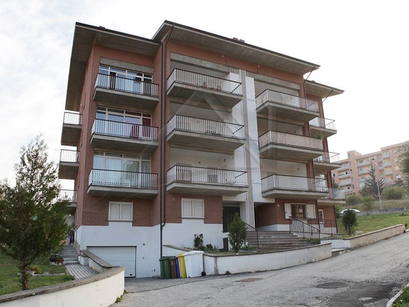 Attico in Vendita a L'Aquila, 98'000&euro;, 100 m²