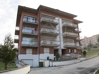 Attico in Vendita a L'Aquila, 98'000&euro;, 100 m²