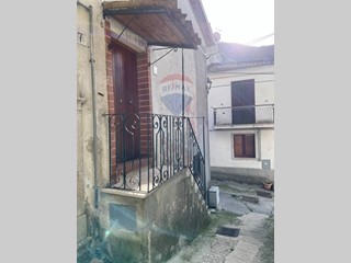 Casa Semi Indipendente in Vendita a Colli a Volturno, 24'000€, 51 m²