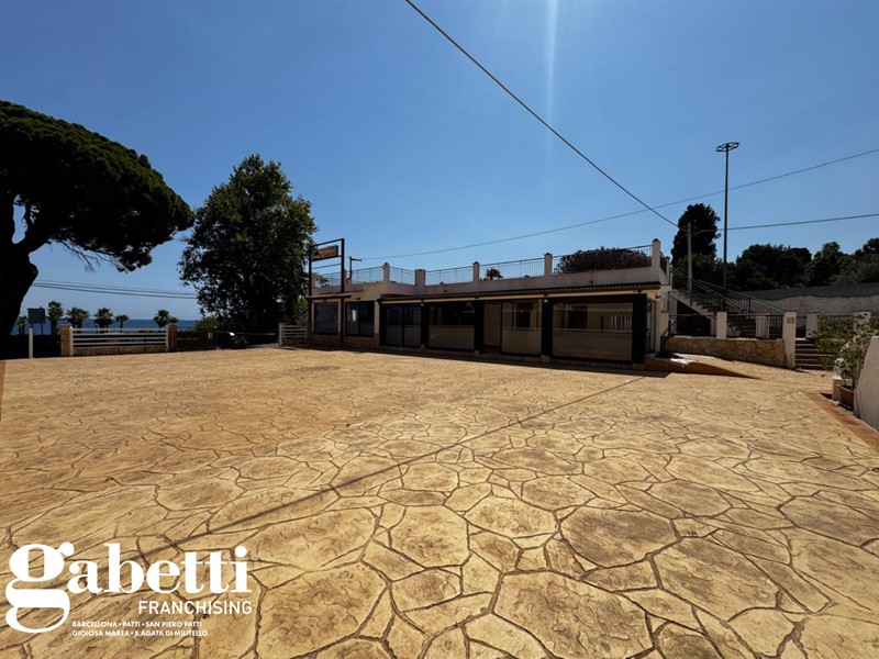 Negozio in Affitto a Patti, 170 m²