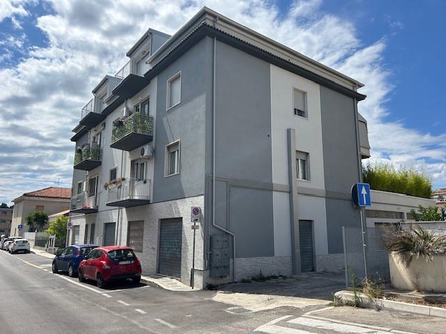 Bilocale in Vendita a Pescara, 125'000€, 73 m²