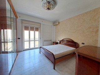 Quadrilocale in Vendita a Barcellona Pozzo di Gotto, 75'000€, 114 m²