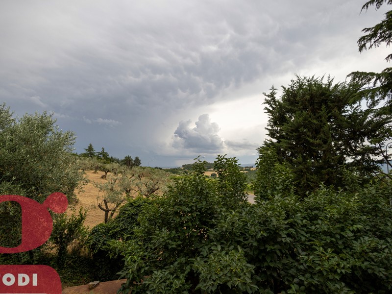 Casa Indipendente in Vendita a Collazzone, 179'000€, 300 m²