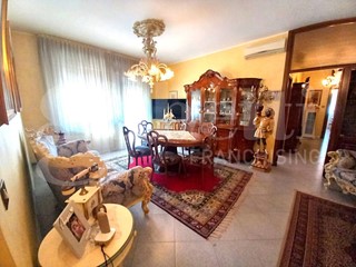 Appartamento in Vendita a Chioggia, 250'000€, 115 m², arredato