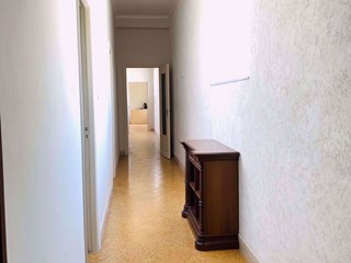 Ufficio in Affitto a Palermo, 1'100€, 160 m²