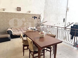 Trilocale in Vendita a Napoli, 150'000€, 95 m²