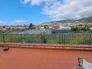 Casa Indipendente in Vendita a Taggia, zona Arma Di Taggia, 250'000€, 70 m²