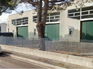 Capannone in Affitto a Cattolica, 16'000€, 265 m²