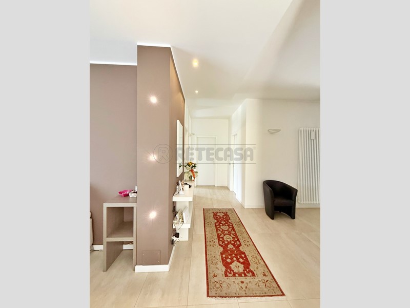 Appartamento in Vendita a Chiampo, 149'000&euro;, 107 m², con Box