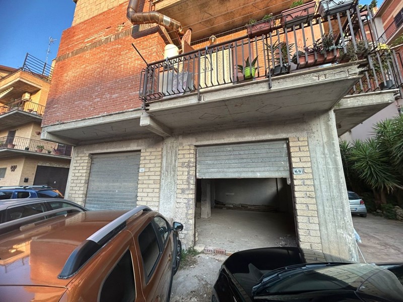 Trilocale in Vendita a Moricone, 20'000€, 75 m²