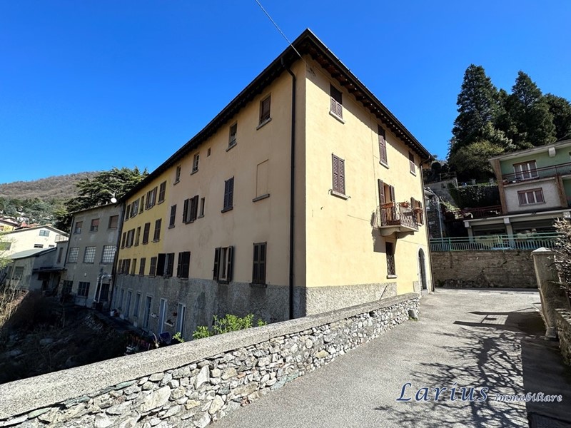 Appartamento in Vendita a Asso, 135'000€, 245 m²