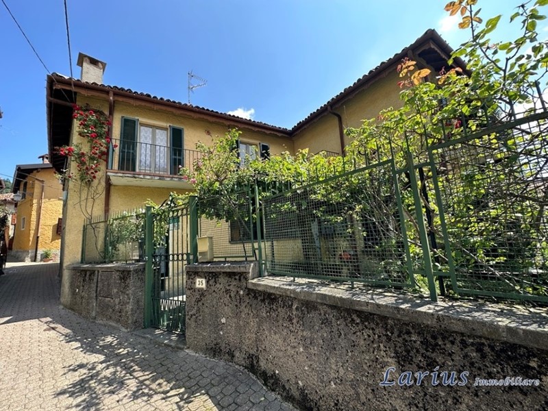 Casa Semi Indipendente in Vendita a Magreglio, 95'000€, 120 m²