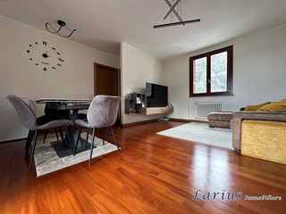 Trilocale in Vendita a Canzo, 225'000&euro;, 112 m²