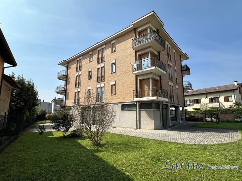 Trilocale in Vendita a Alzate Brianza, 125'000&euro;, 98 m²