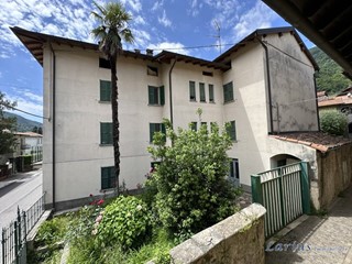 Casa Indipendente in Vendita a Valbrona, 110'000€, 407 m²