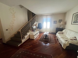 Quadrilocale in Vendita a San Miniato, 230'000€, 131 m², arredato