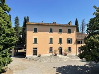 Attività commerciale in Vendita a San Miniato, 2'000'000€, 900000 m²