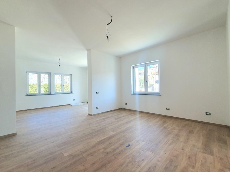 Appartamento in Vendita a Lucca, zona Sant'Anna, 490'000&euro;, 150 m²