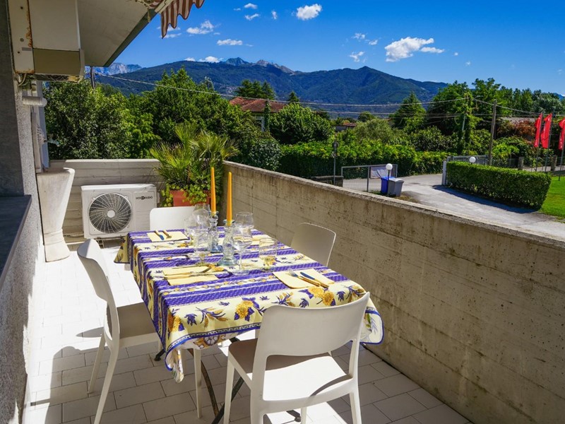 Trilocale in Vendita a Massa, zona Ronchi, 245'000&euro;, 77 m², arredato