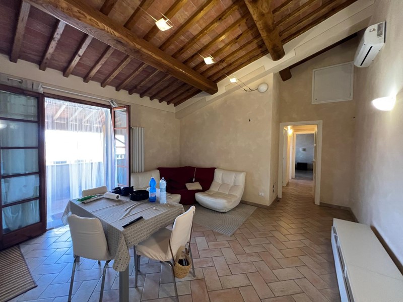 Trilocale in Vendita a Calcinaia, zona Fornacette, 190'000€, 76 m², arredato