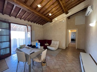 Trilocale in Vendita a Calcinaia, zona Fornacette, 190'000€, 76 m², arredato