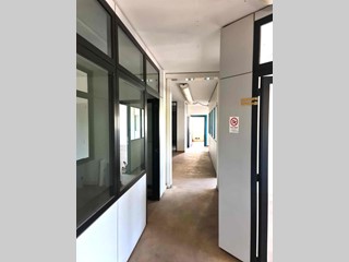 Ufficio in Affitto a Poggibonsi, 1'000€, 125 m²