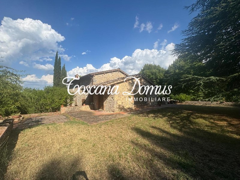 Casale in Vendita a Monteriggioni, 750'000&euro;, 210 m², arredato, con Box