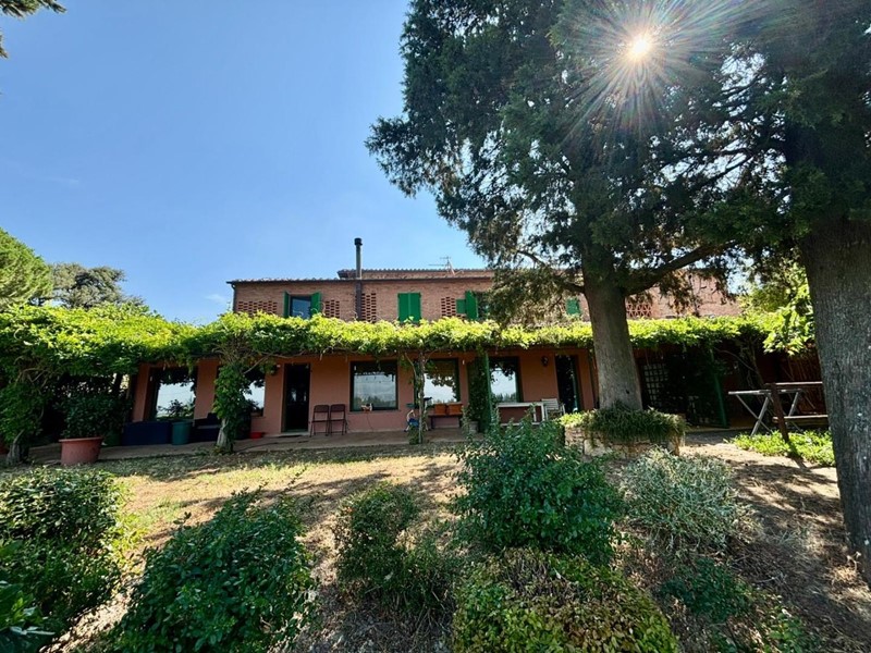 Casale in Vendita a Peccioli, zona Montelopio, 2'300'000€, 350 m², arredato